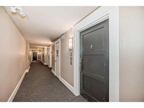 306-733 14 Avenue, Calgary, AB - Indoor Photo Showing Other Room