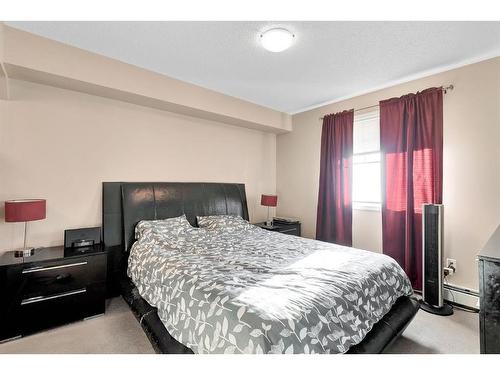 5210-69 Country Village Manor Ne, Calgary, AB - Indoor Photo Showing Bedroom