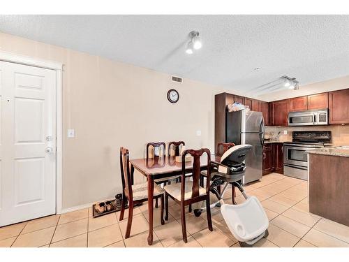 5210-69 Country Village Manor Ne, Calgary, AB - Indoor