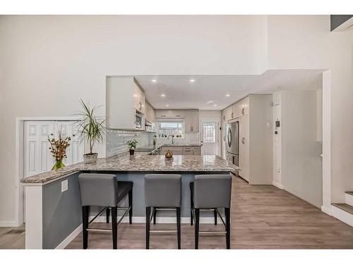 23 Sanderling Rise Nw, Calgary, AB - Indoor Photo Showing Kitchen With Upgraded Kitchen