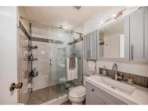 23 Sanderling Rise Nw, Calgary, AB - Indoor Photo Showing Bathroom