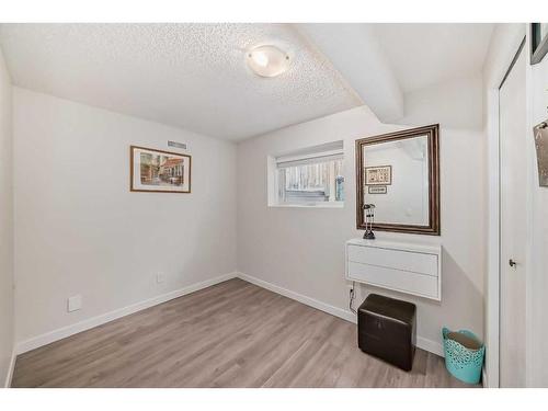 23 Sanderling Rise Nw, Calgary, AB - Indoor Photo Showing Other Room