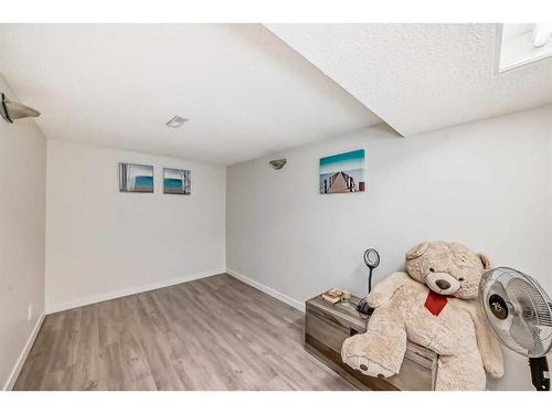 23 Sanderling Rise Nw, Calgary, AB - Indoor Photo Showing Other Room