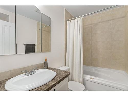 17 Aster Place Se, Airdrie, AB - Indoor Photo Showing Bathroom