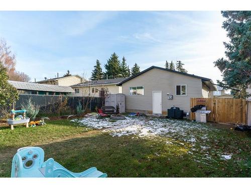 17 Aster Place Se, Airdrie, AB - Outdoor