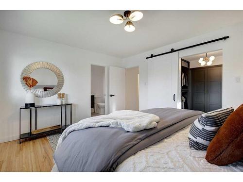 10632 Waneta Crescent Se, Calgary, AB - Indoor Photo Showing Bedroom