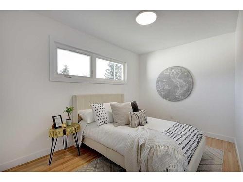 10632 Waneta Crescent Se, Calgary, AB - Indoor Photo Showing Bedroom