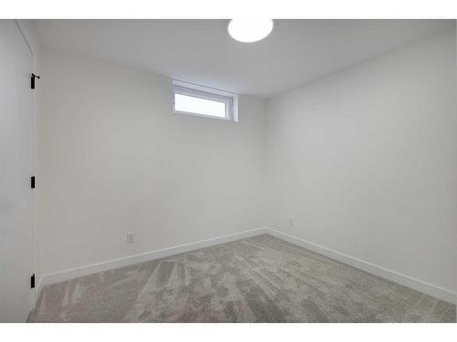 10632 Waneta Crescent Se, Calgary, AB - Indoor Photo Showing Other Room