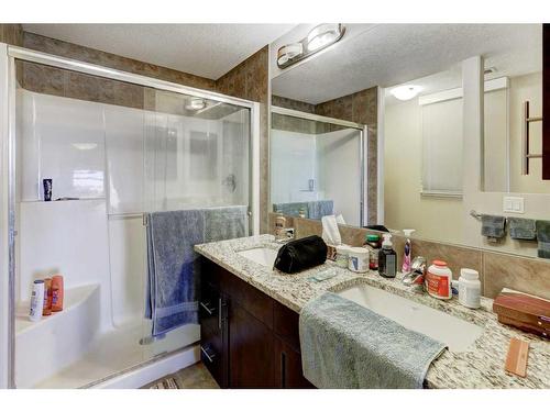 401-24 Varsity Estates Circle Nw, Calgary, AB - Indoor Photo Showing Bathroom