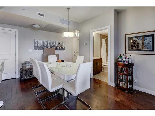 401-24 Varsity Estates Circle Nw, Calgary, AB - Indoor Photo Showing Dining Room