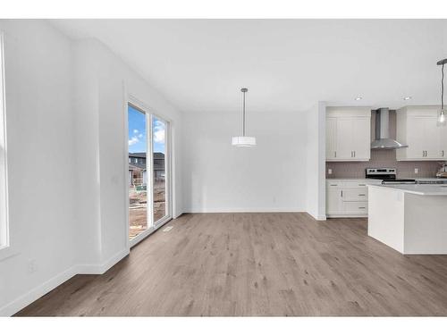 788 Creekstone Circle Sw, Calgary, AB - Indoor Photo Showing Kitchen