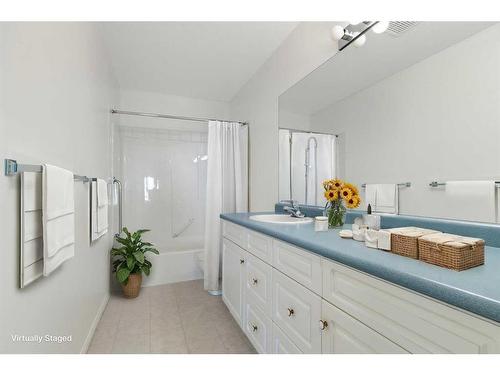 3153-1818 Simcoe Boulevard Sw, Calgary, AB - Indoor Photo Showing Bathroom