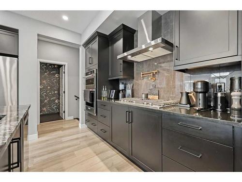 145 Edith Villas Nw, Calgary, AB - Indoor Photo Showing Kitchen With Upgraded Kitchen