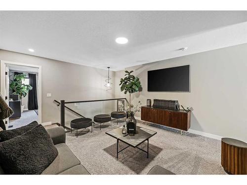 145 Edith Villas Nw, Calgary, AB - Indoor