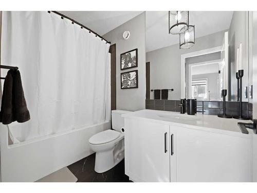 145 Edith Villas Nw, Calgary, AB - Indoor Photo Showing Bathroom