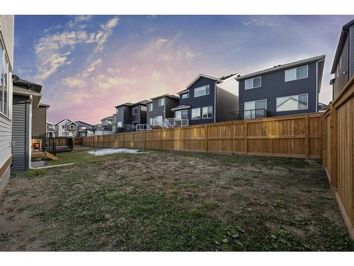 145 Edith Villas Nw, Calgary, AB - Outdoor