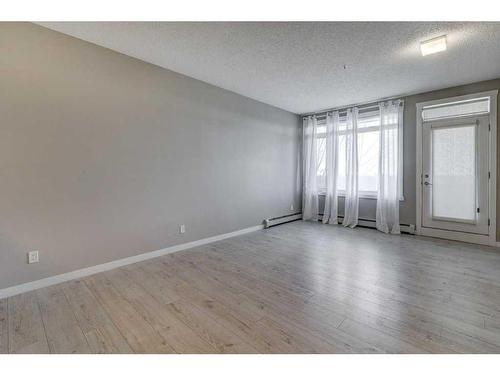 105-214 Sherwood Square Nw, Calgary, AB - Indoor Photo Showing Other Room