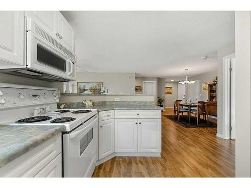 2202 Tuscarora Manor Nw, Calgary, AB - Indoor Photo Showing Kitchen