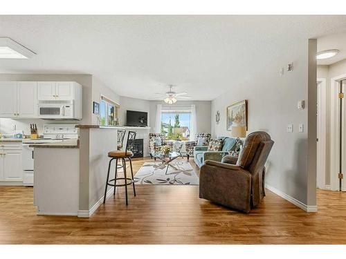 2202 Tuscarora Manor Nw, Calgary, AB - Indoor