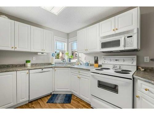 2202 Tuscarora Manor Nw, Calgary, AB - Indoor Photo Showing Kitchen