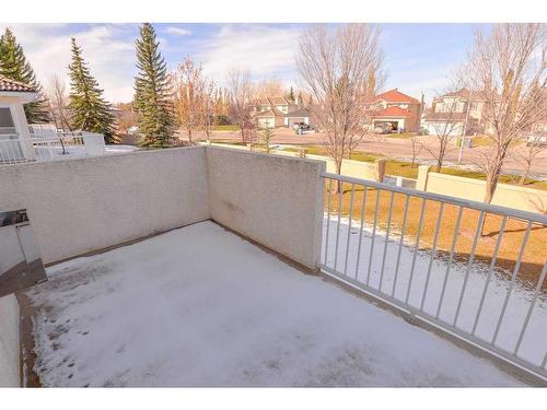 116 Hamptons Park Nw, Calgary, AB - Outdoor