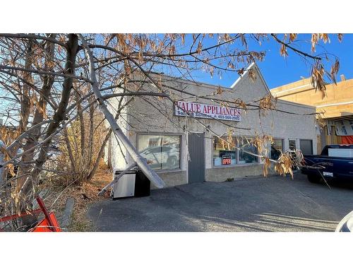 1721 36 Street Se, Calgary, AB - Outdoor