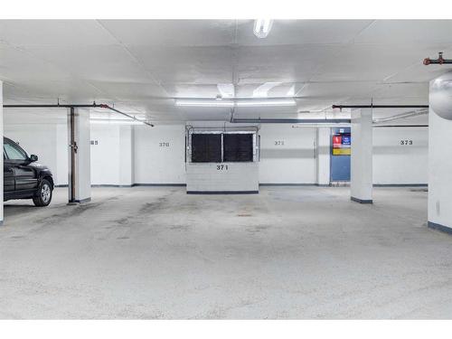 805-1188 3 Street Se, Calgary, AB - Indoor Photo Showing Garage