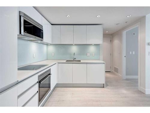 805-1188 3 Street Se, Calgary, AB - Indoor Photo Showing Kitchen