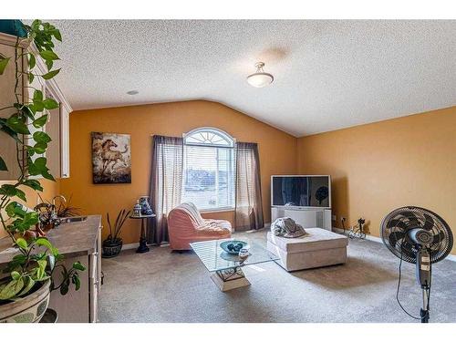 242 Coville Circle Ne, Calgary, AB - Indoor