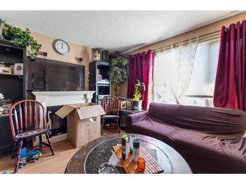 3427 56 Street Ne, Calgary, AB - Indoor