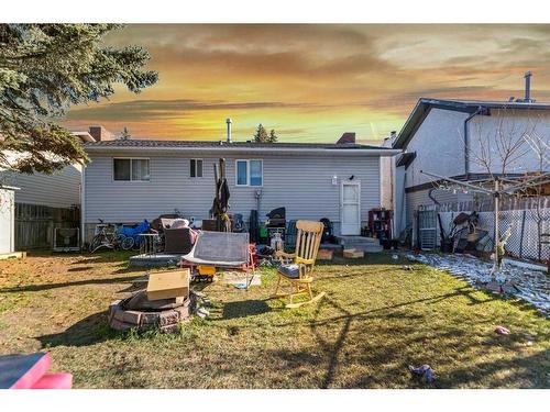 3427 56 Street Ne, Calgary, AB - Outdoor