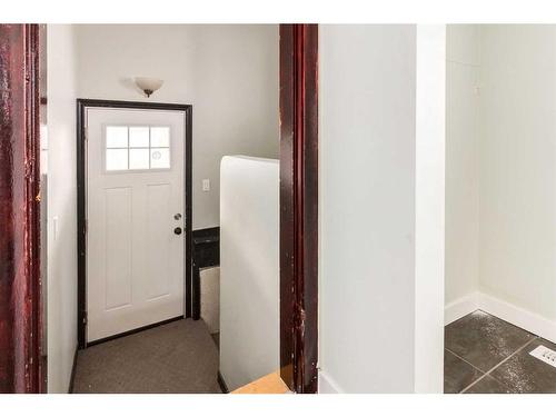 3412 1 Street Nw, Calgary, AB - Indoor Photo Showing Other Room