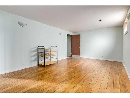 3412 1 Street Nw, Calgary, AB - Indoor Photo Showing Other Room