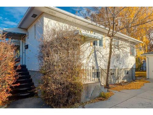 3412 1 Street Nw, Calgary, AB - Outdoor