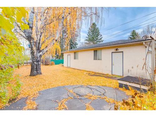 3412 1 Street Nw, Calgary, AB - Outdoor