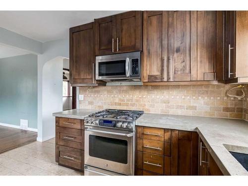 3412 1 Street Nw, Calgary, AB - Indoor Photo Showing Kitchen