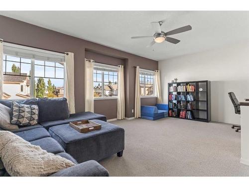 310 Autumn Circle Se, Calgary, AB - Indoor Photo Showing Living Room