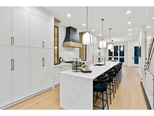 2628 4 Avenue Nw, Calgary, AB - Indoor Photo Showing Kitchen With Upgraded Kitchen