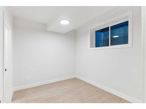 2628 4 Avenue Nw, Calgary, AB - Indoor Photo Showing Other Room