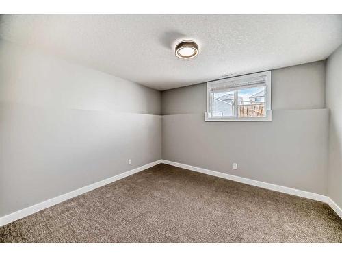 1180 Kings Heights Road Se, Airdrie, AB - Indoor Photo Showing Other Room