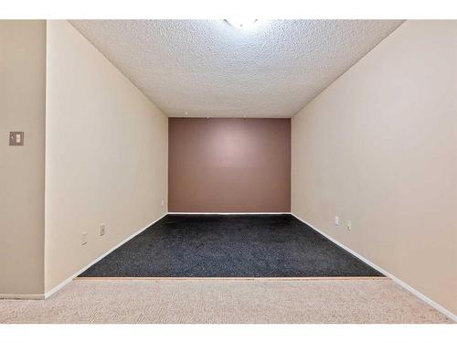 14-3519 49 Street Nw, Calgary, AB - Indoor Photo Showing Other Room