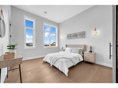 49 Rockhaven Green Nw, Calgary, AB - Indoor Photo Showing Bedroom