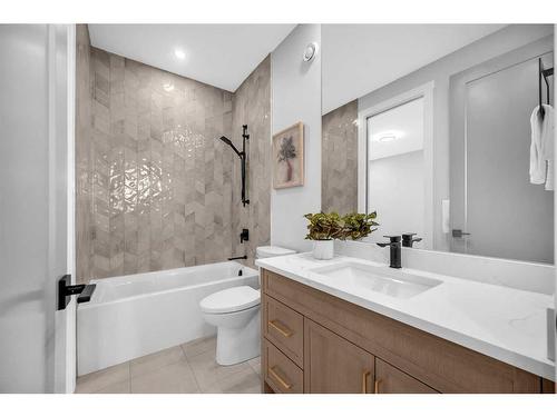 49 Rockhaven Green Nw, Calgary, AB - Indoor Photo Showing Bathroom