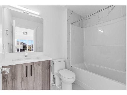 230 Kinniburgh Loop, Chestermere, AB - Indoor Photo Showing Bathroom