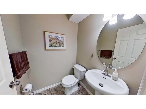 9 Prairie Springs Close Sw, Airdrie, AB - Indoor Photo Showing Bathroom