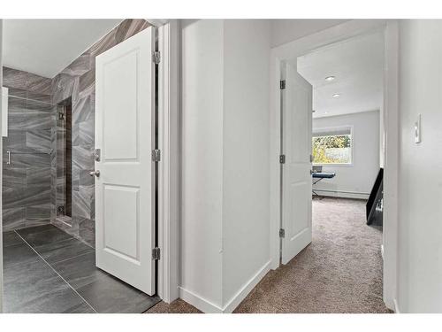 A-2115 35 Avenue Sw, Calgary, AB - Indoor Photo Showing Other Room