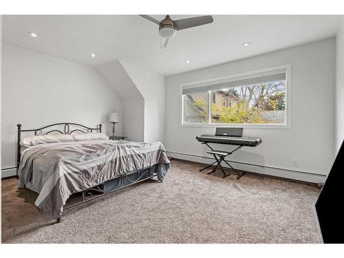 A-2115 35 Avenue Sw, Calgary, AB - Indoor Photo Showing Bedroom