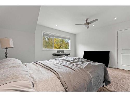 A-2115 35 Avenue Sw, Calgary, AB - Indoor Photo Showing Bedroom