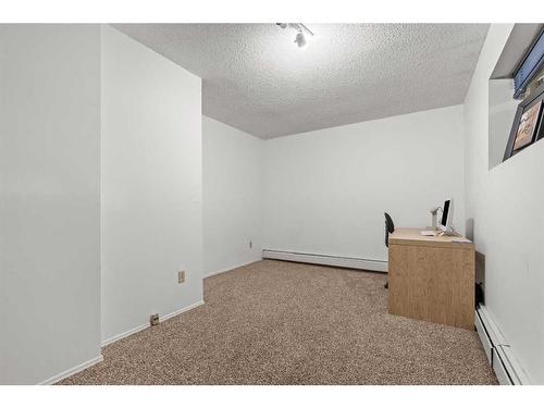 A-2115 35 Avenue Sw, Calgary, AB - Indoor Photo Showing Other Room