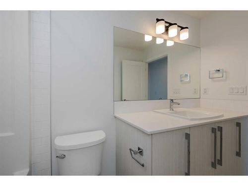 54 Dawson Drive, Chestermere, AB - Indoor Photo Showing Bathroom